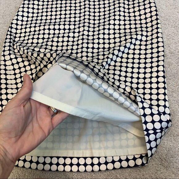 Banana Republic polka dot pencil skirt 100% silk Sz 2 Ivory white black🇨🇦 - Picture 4 of 10